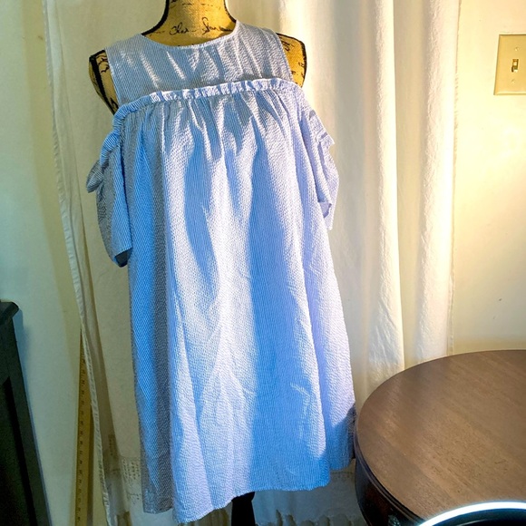 ANDREE BY UNIT Dresses & Skirts - Andree baby doll Blue Off-Shoulder Dress size M